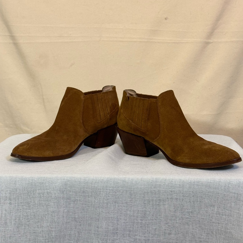 TOD’s wester ankle bootie 38.5